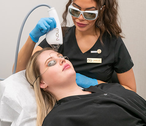 Woman having an Moxi laser treatment at Kingsway Dermatology in Etobicoke, ON