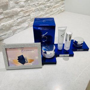 TRAVEL SIZE KIT INCLUDES ZO EXFOLIATING CLEANSER, EXFOLIATING POLISH, COMPLEXION RENEWAL PADS, DAILY POWER DEFENSE