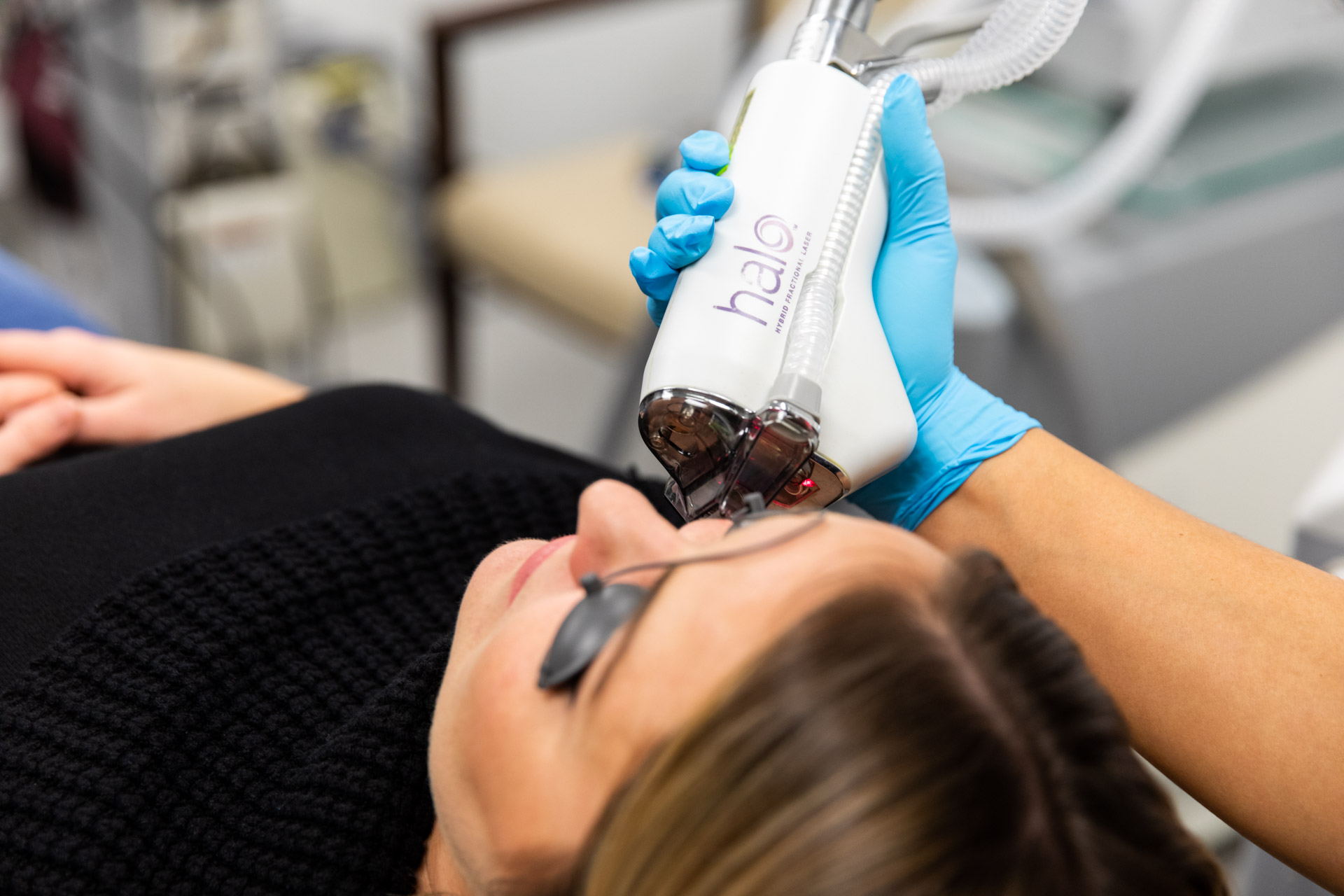 Copy-of-Fresh-Image-Center-HALO-7992 woman discussing about IV therapy Kingsway Dermatology in Etobicoke